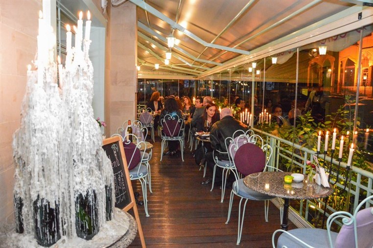 eCafe Sursock on Saturday Night